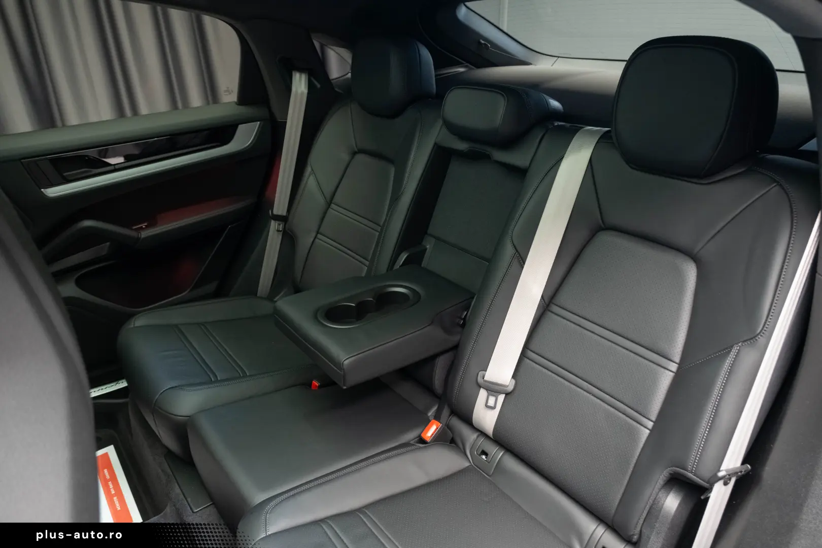 Porsche Cayenne E-HYBRID COUPE