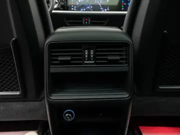 Porsche Cayenne E-HYBRID COUPE