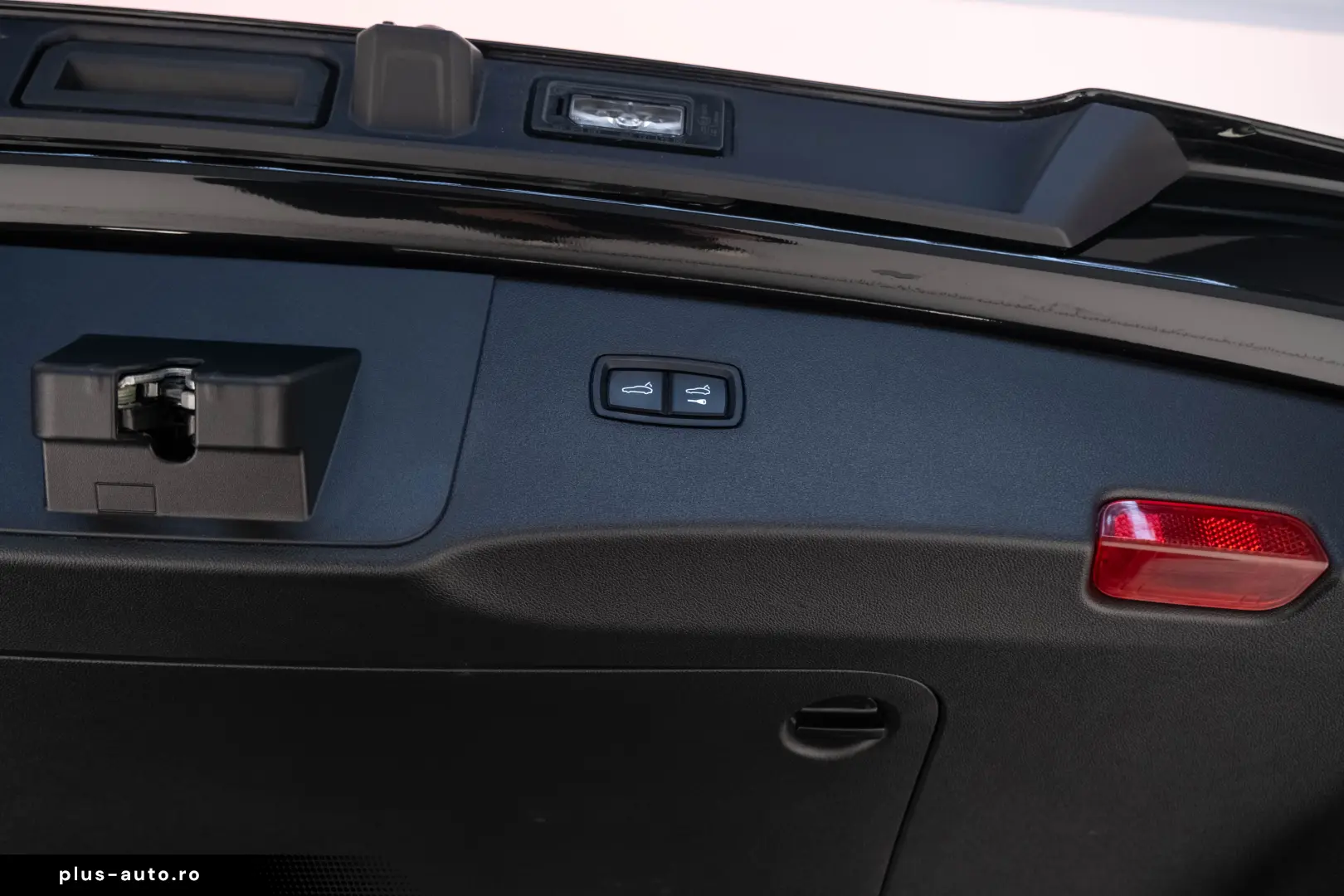 Porsche Cayenne E-HYBRID COUPE