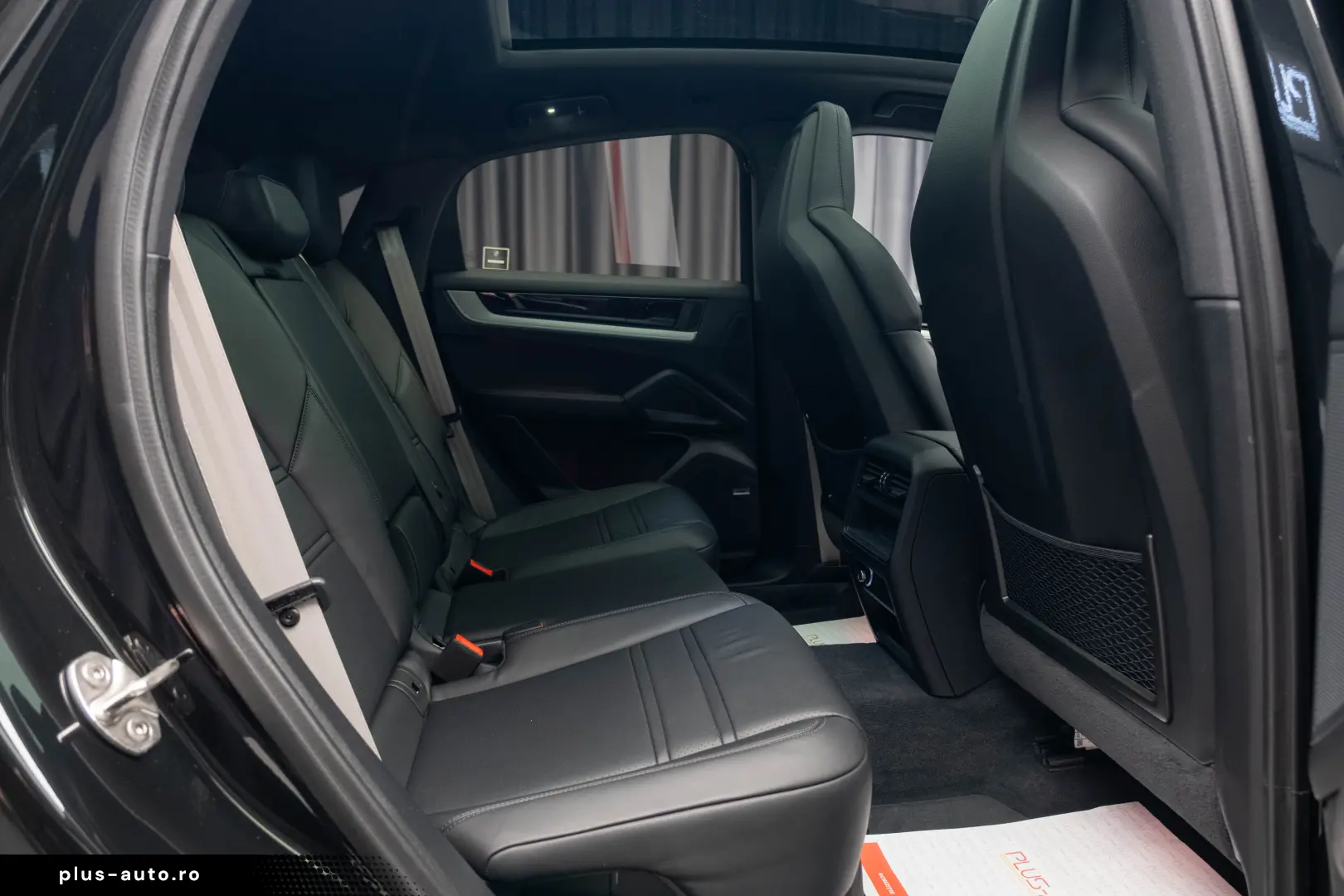 Porsche Cayenne E-HYBRID COUPE