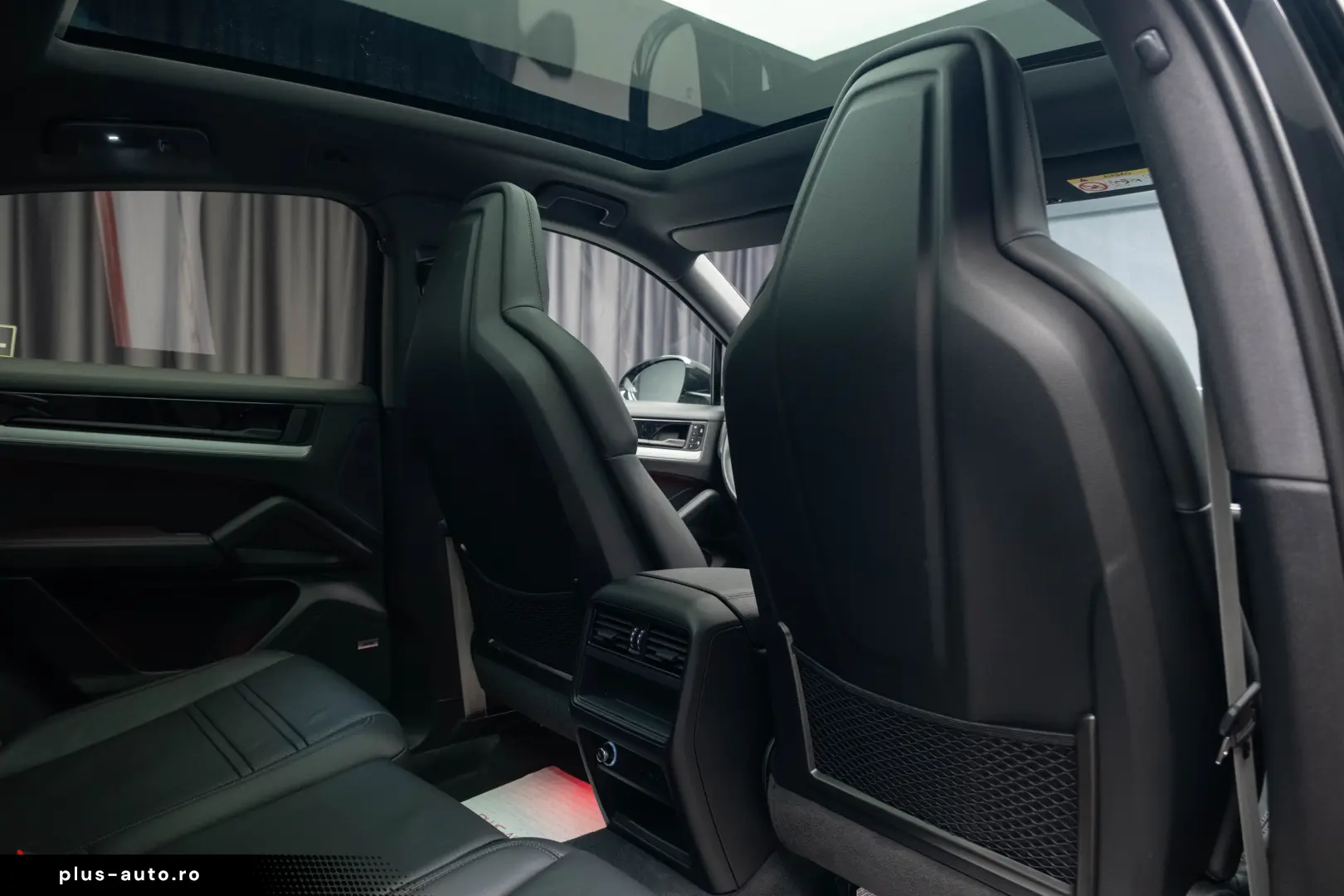 Porsche Cayenne E-HYBRID COUPE