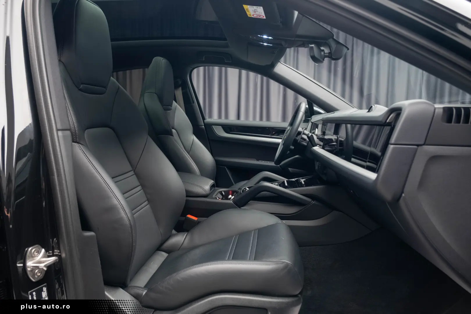 Porsche Cayenne E-HYBRID COUPE