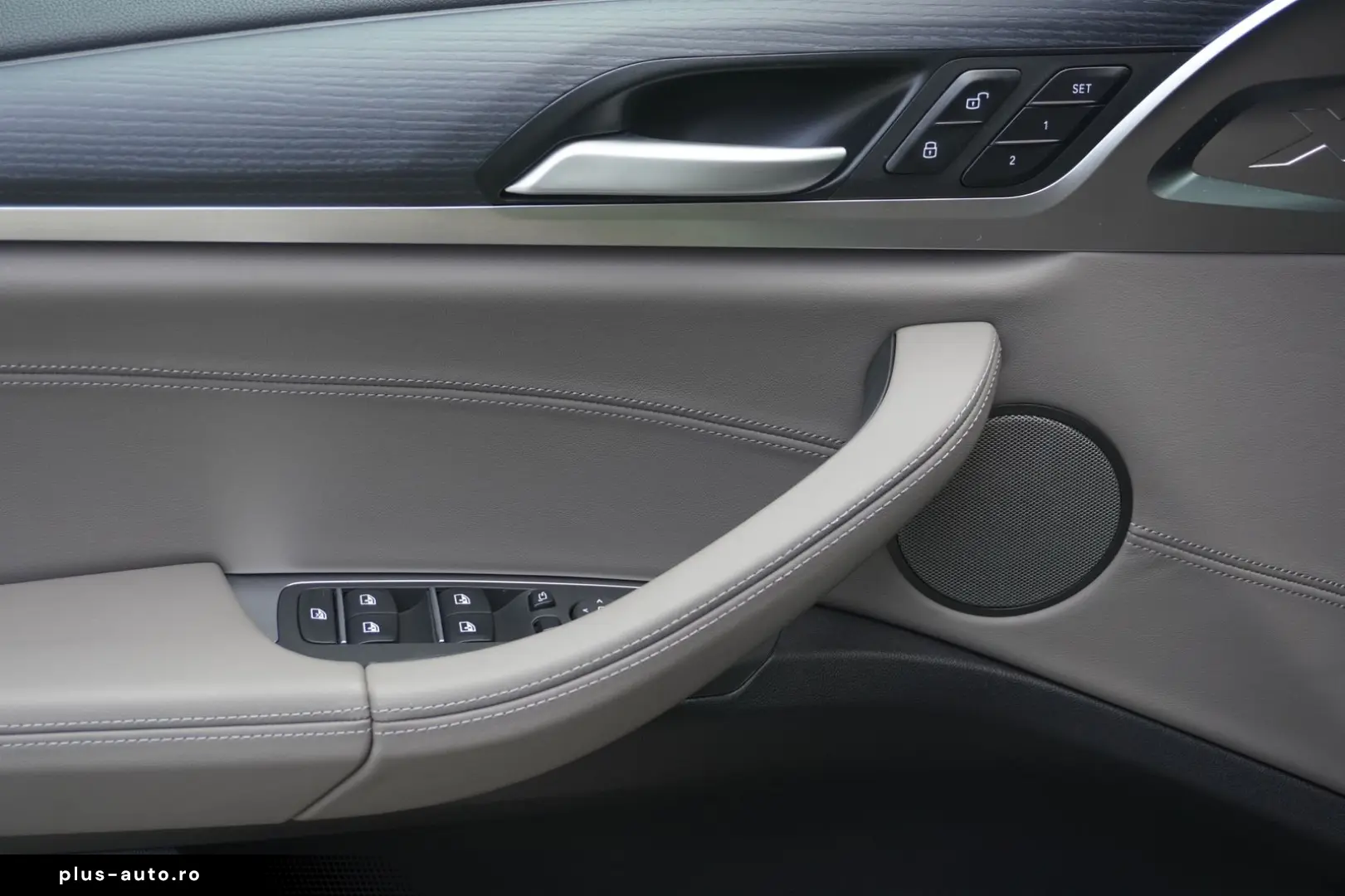 BMW X4 M Competition INDIVIDUAL Head-Up Kamera Harma