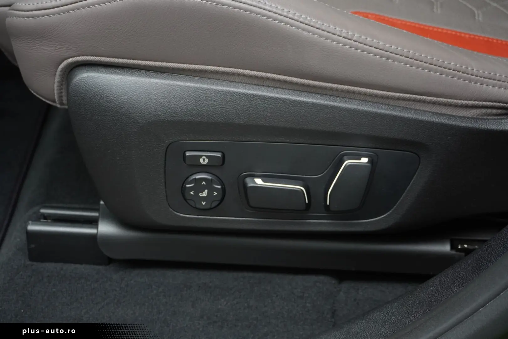 BMW X4 M Competition INDIVIDUAL Head-Up Kamera Harma