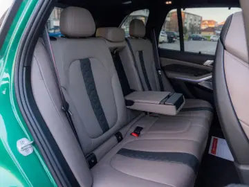 BMW X5 M Competition   Bowers & Wilkins   Pano Sky Lounge