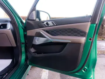 BMW X5 M Competition   Bowers & Wilkins   Pano Sky Lounge