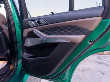 BMW X5 M Competition   Bowers & Wilkins   Pano Sky Lounge