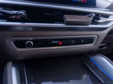 BMW X5 M Competition   Bowers & Wilkins   Pano Sky Lounge