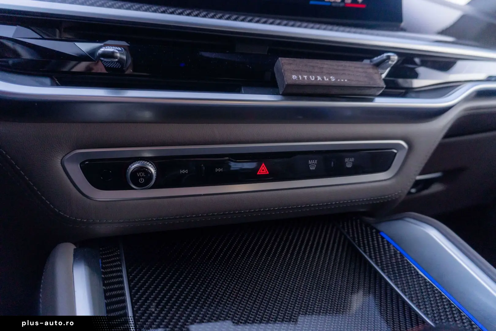 BMW X5 M Competition   Bowers & Wilkins   Pano Sky Lounge