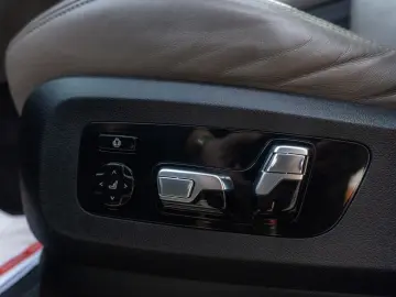 BMW X5 M Competition   Bowers & Wilkins   Pano Sky Lounge