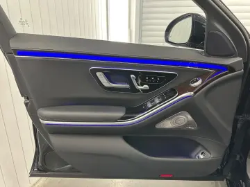 MERCEDES-BENZ S 500 4Matic Digital LED Chauffeur-Paket PLUS