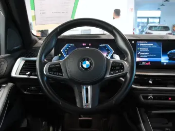 BMW X7 M60
