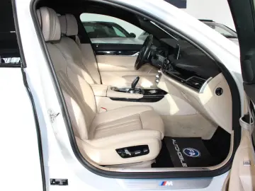 BMW 730d M-Sportpaket Soft-Close Massage Sitze Hud