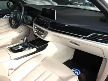 BMW 730d M-Sportpaket Soft-Close Massage Sitze Hud