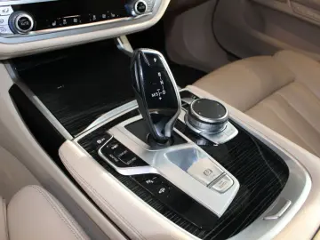 BMW 730d M-Sportpaket Soft-Close Massage Sitze Hud