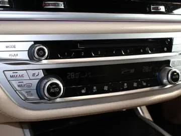 BMW 730d M-Sportpaket Soft-Close Massage Sitze Hud