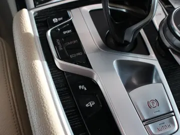 BMW 730d M-Sportpaket Soft-Close Massage Sitze Hud