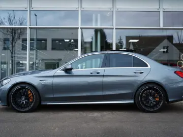 Mercedes-Benz C 63 AMG