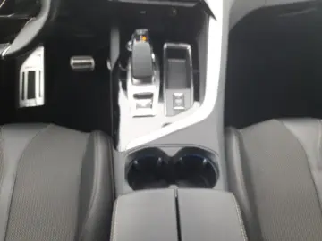 PEUGEOT 3008 GT Hybrid 225  LED Navi SHZ Kamera