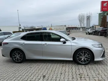Toyota Camry Exclusive 2.5 HYBRID