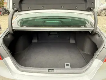 Toyota Camry Exclusive 2.5 HYBRID