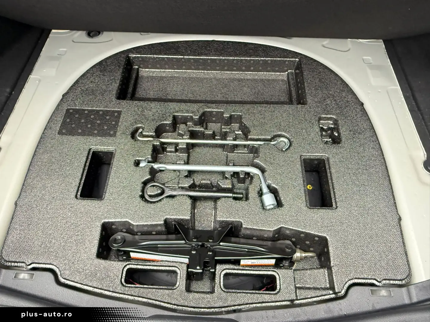 Toyota Camry Exclusive 2.5 HYBRID