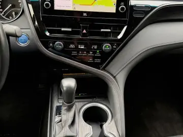 Toyota Camry Exclusive 2.5 HYBRID