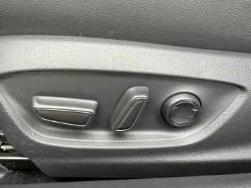 Toyota Camry Exclusive 2.5 HYBRID