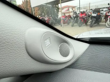 Toyota Camry Exclusive 2.5 HYBRID