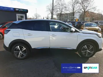 PEUGEOT 3008 Hybrid 225 (Plug-In) Allure Navi