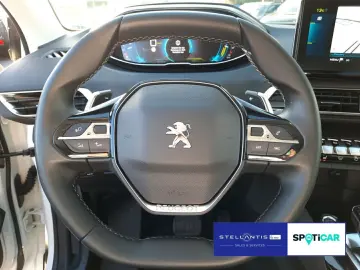 PEUGEOT 3008 Hybrid 225 (Plug-In) Allure Navi