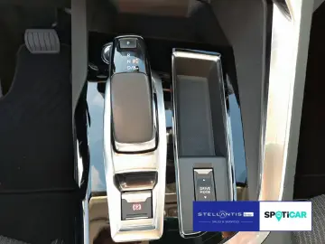 PEUGEOT 3008 Hybrid 225 (Plug-In) Allure Navi