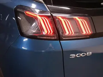 PEUGEOT 3008 1.6 PHEV 300 Allure Hybrid4 RFK LED Virtual