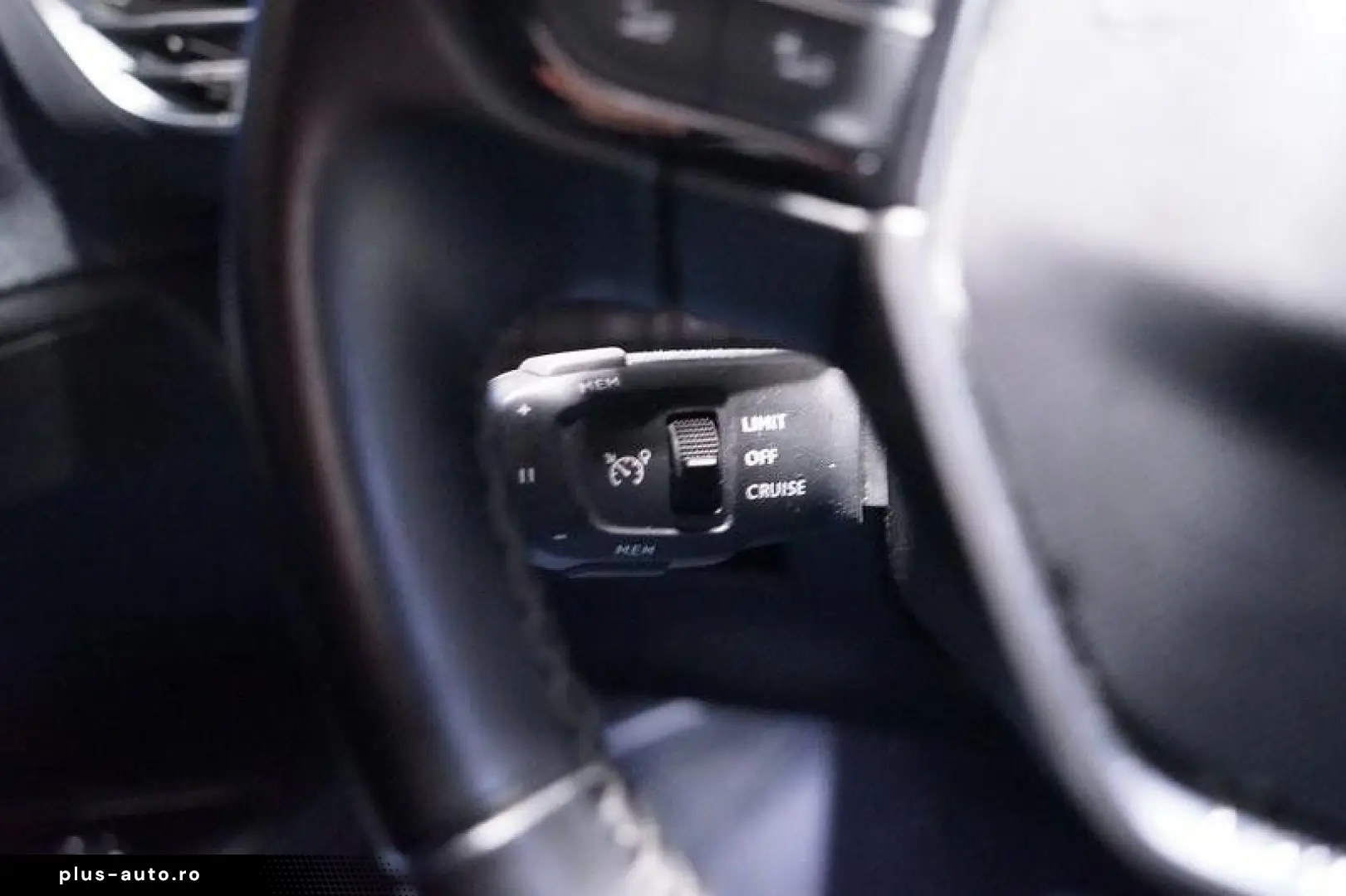 PEUGEOT 3008 1.6 PHEV 300 Allure Hybrid4 RFK LED Virtual