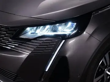 PEUGEOT 3008 1.6 PHEV 300 Allure Hybrid4 RFK LED Virtual