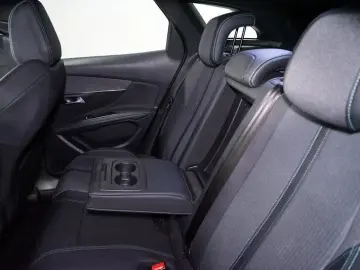 PEUGEOT 3008 1.6 PHEV 300 Allure Hybrid4 RFK LED Virtual