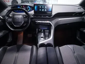 PEUGEOT 3008 1.6 PHEV 300 Allure Hybrid4 RFK LED Virtual