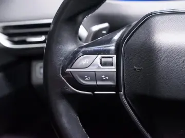 PEUGEOT 3008 1.6 PHEV 300 Allure Hybrid4 RFK LED Virtual