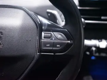 PEUGEOT 3008 1.6 PHEV 300 Allure Hybrid4 RFK LED Virtual