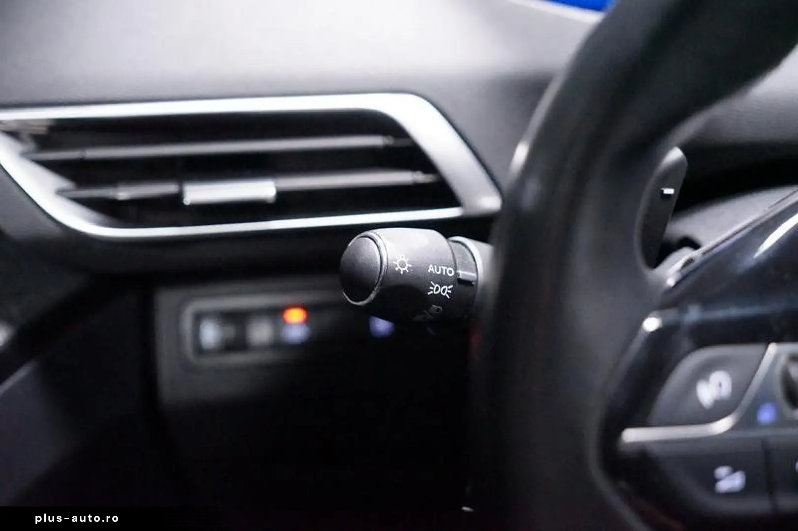 PEUGEOT 3008 1.6 PHEV 300 Allure Hybrid4 RFK LED Virtual