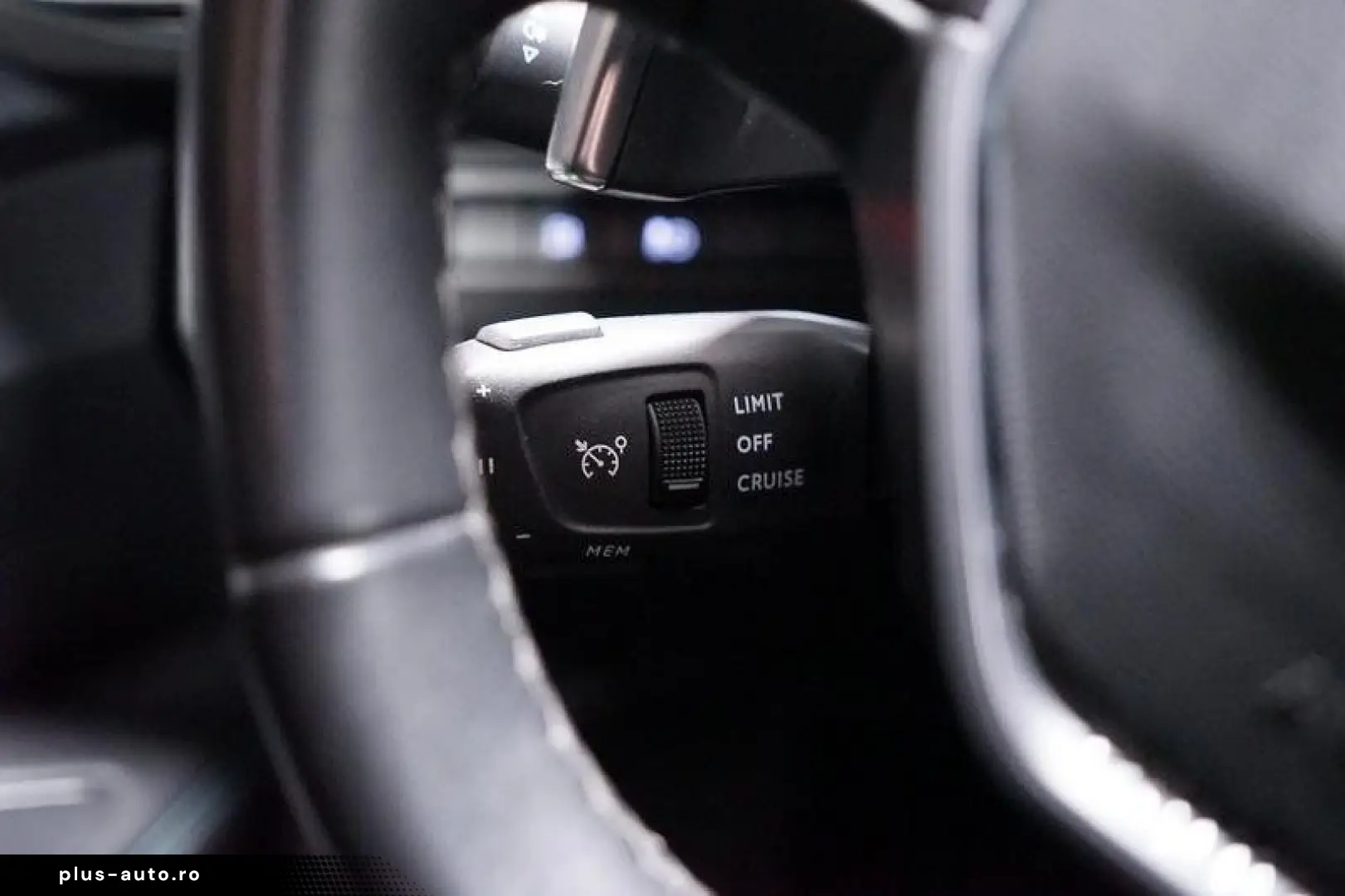 PEUGEOT 3008 1.6 PHEV 300 Allure Hybrid4 RFK LED Virtual