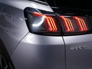 PEUGEOT 3008 1.6 PHEV 300 Allure Hybrid4 RFK LED Virtual