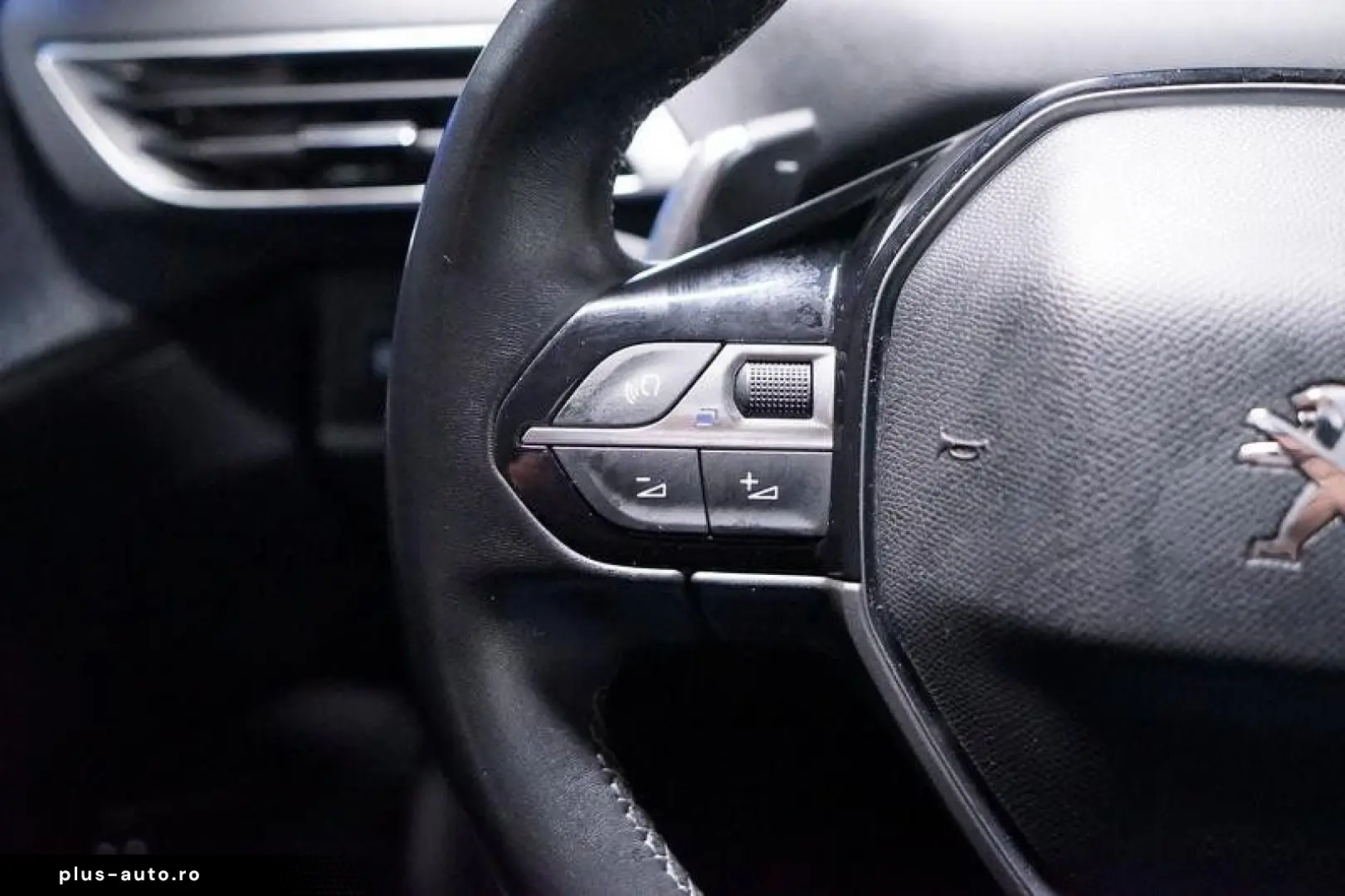 PEUGEOT 3008 1.6 PHEV 300 Allure Hybrid4 RFK LED Virtual