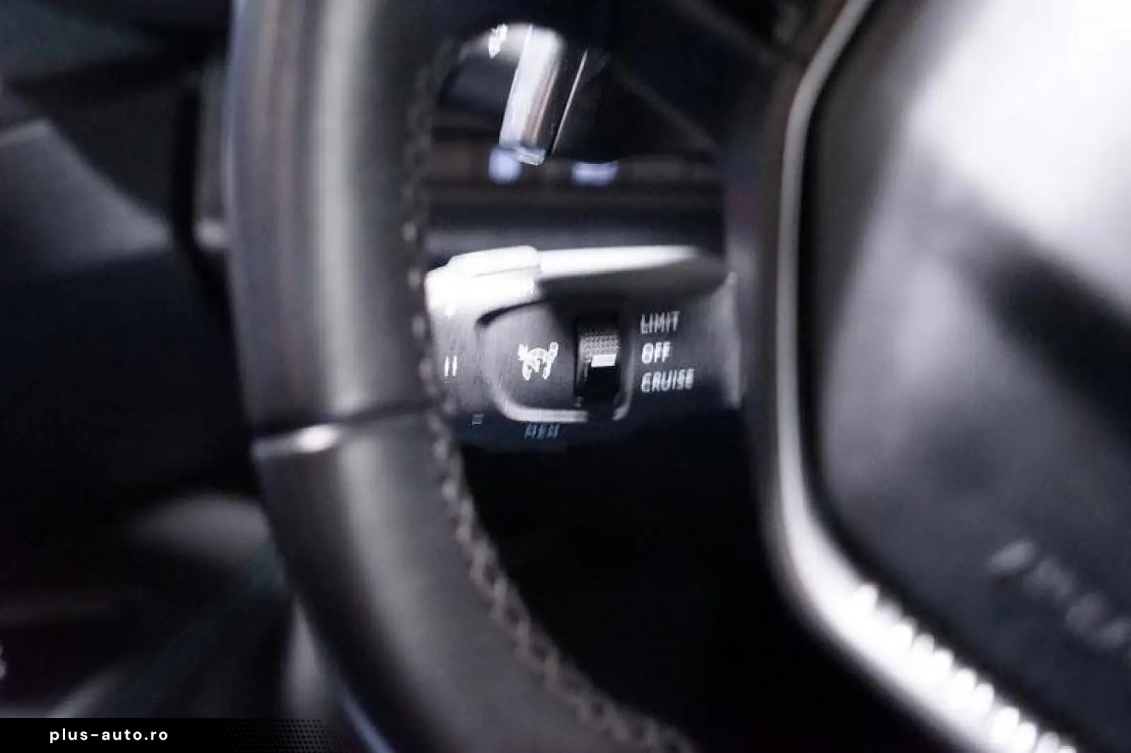 PEUGEOT 3008 1.6 PHEV 300 Allure Hybrid4 RFK LED Virtual