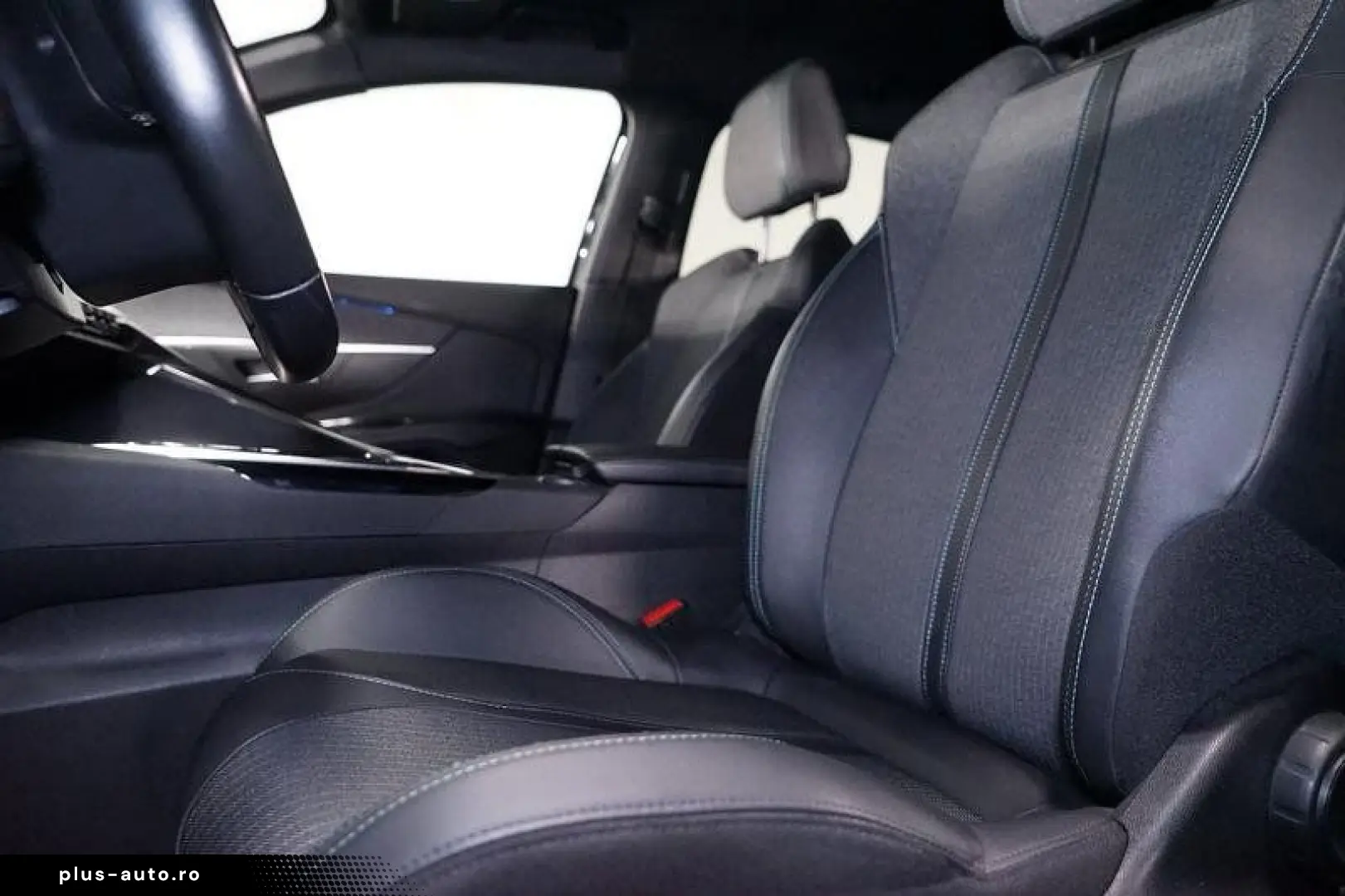 PEUGEOT 3008 1.6 PHEV 300 Allure Hybrid4 LED Virtual