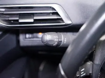 PEUGEOT 3008 1.6 PHEV 300 Allure Hybrid4 LED Virtual