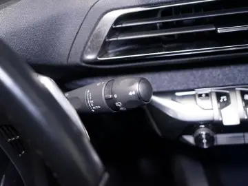 PEUGEOT 3008 1.6 PHEV 300 Allure Hybrid4 LED Virtual