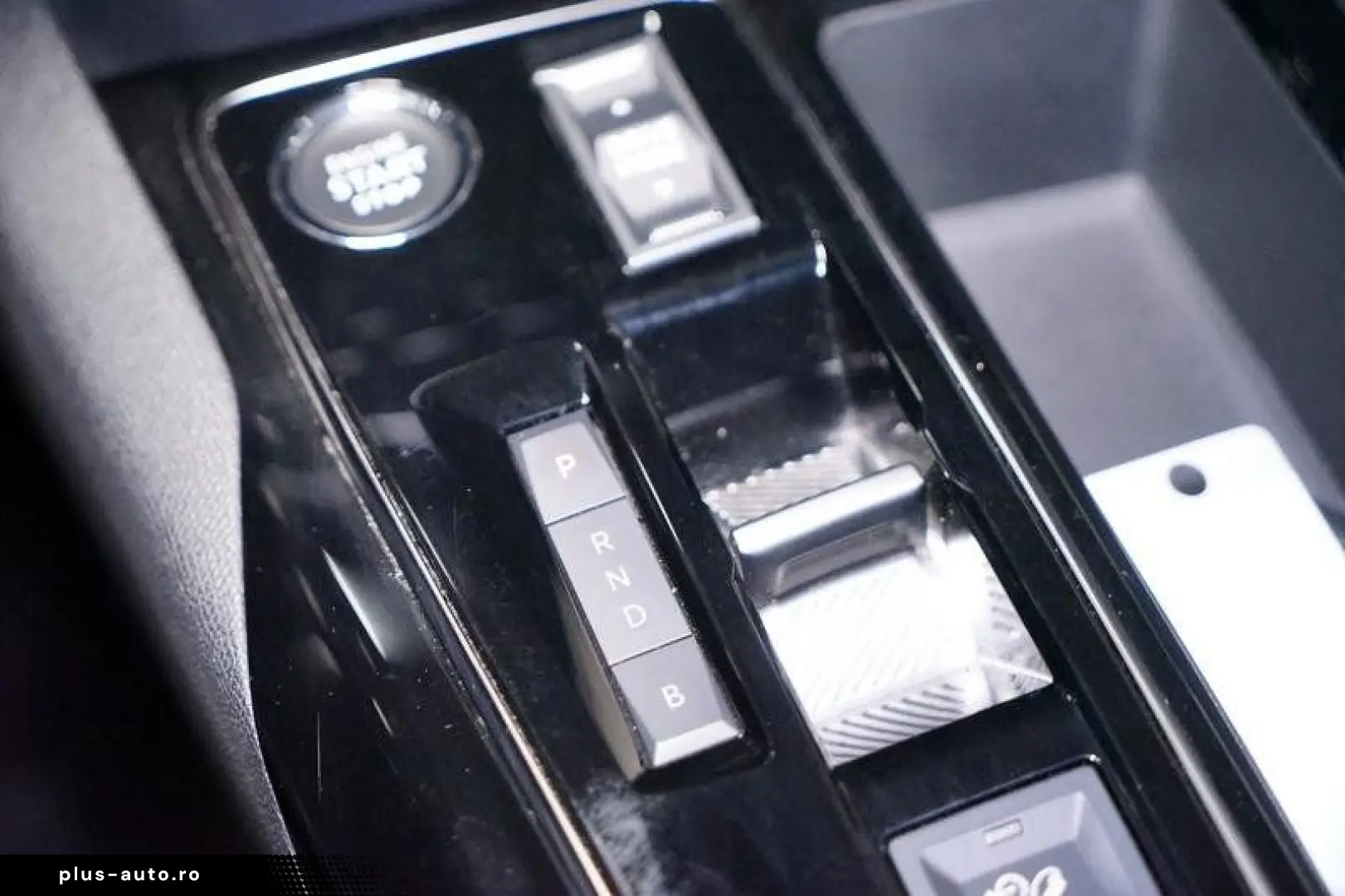 PEUGEOT 3008 1.6 PHEV 300 Allure Hybrid4 LED Virtual