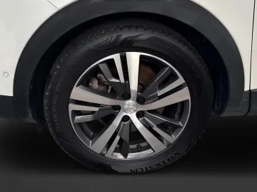 PEUGEOT 3008 Allure Pack Hybrid 225