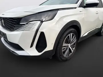 PEUGEOT 3008 Allure Pack Hybrid 225